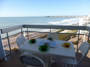 Appartement 2 pièces avec balcon et parking à 1,5 km du centre de Saint-Gilles-Croix-de-Vie - FR-1-224-40